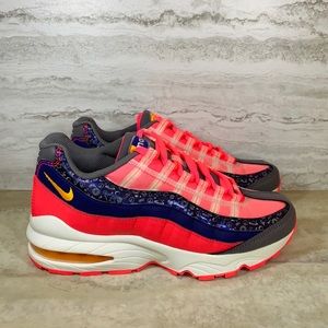 Nike Air Max 95 GS size 5.5Y (Women's size 7)
